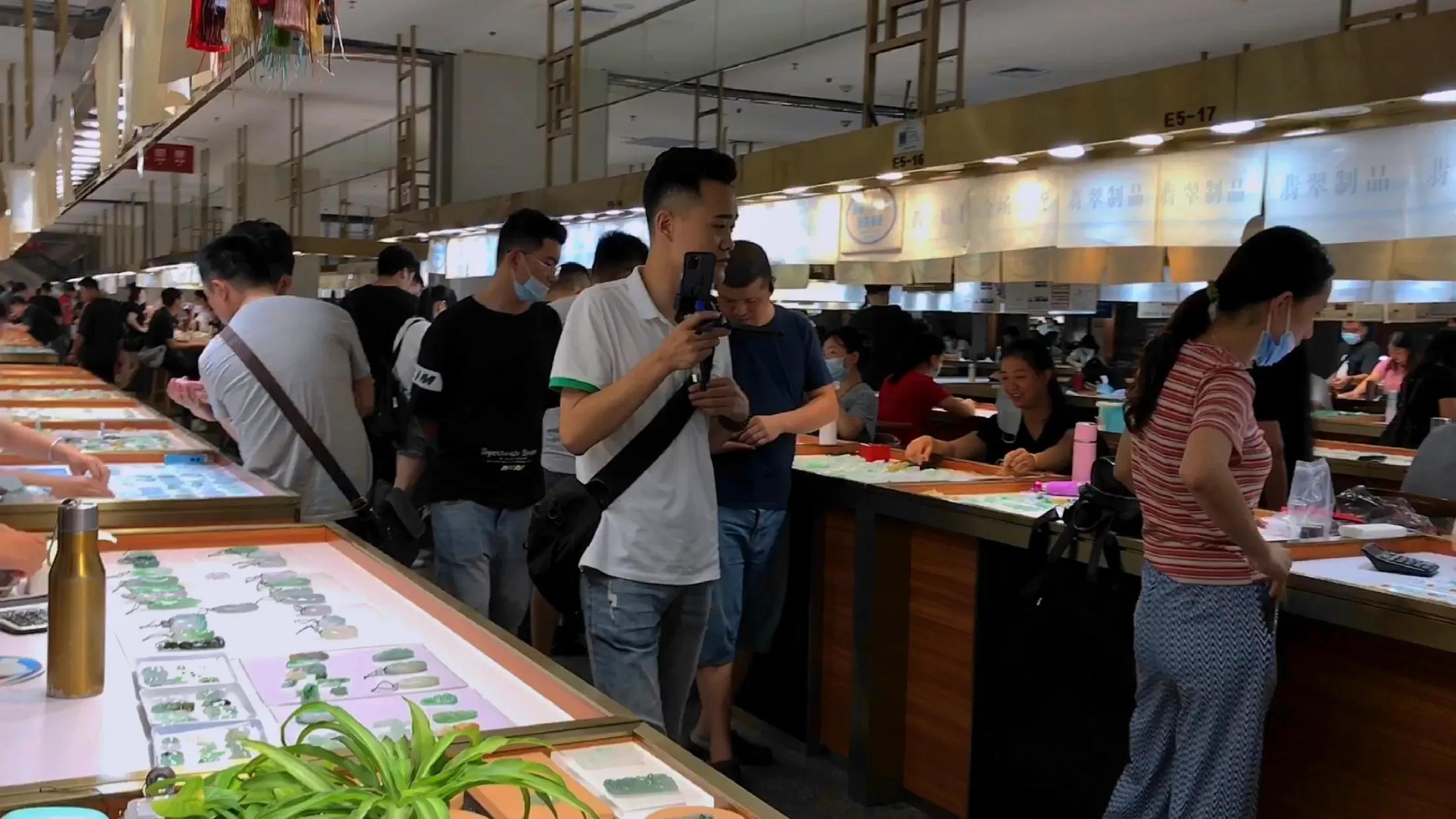 广东科学防控疫情，精准施策保障人民健康