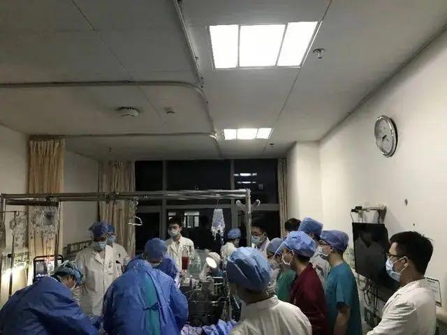 武汉疫情初现，2019年12月海鲜市场的警报