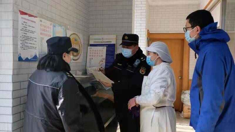 疫情下的悲剧，武汉一家三口遭灭门，社会反思与人性考验