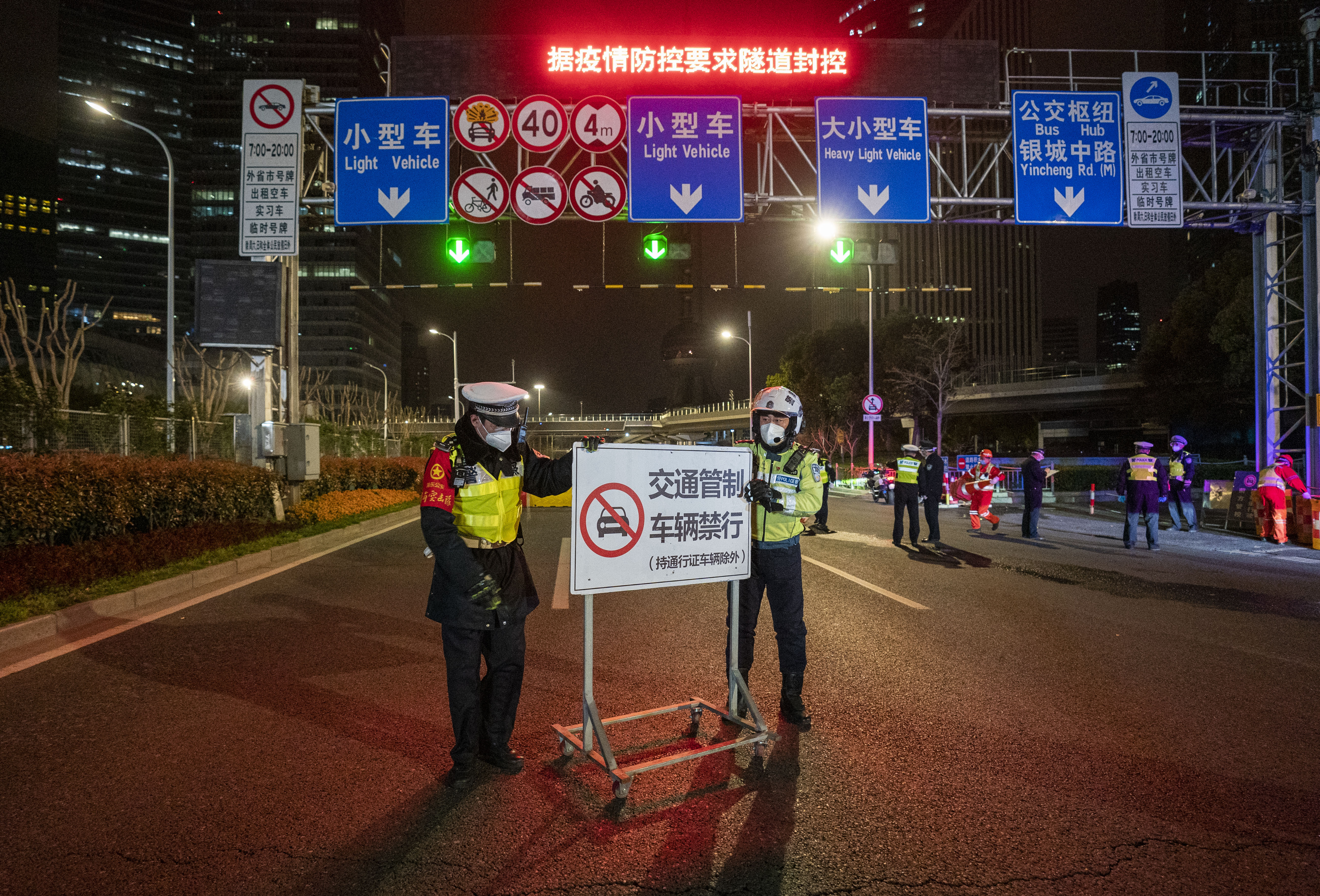 上海疫情挑战，城市管理的应对之道